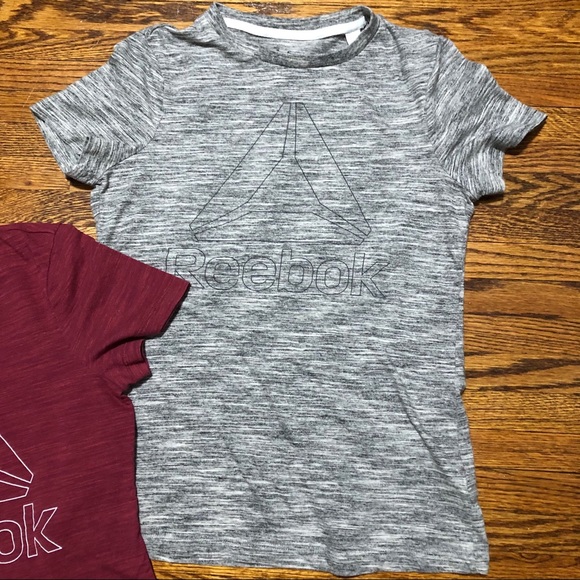 Set of 2 woman’s Reebok athletic workout t-shirts - Picture 3 of 4